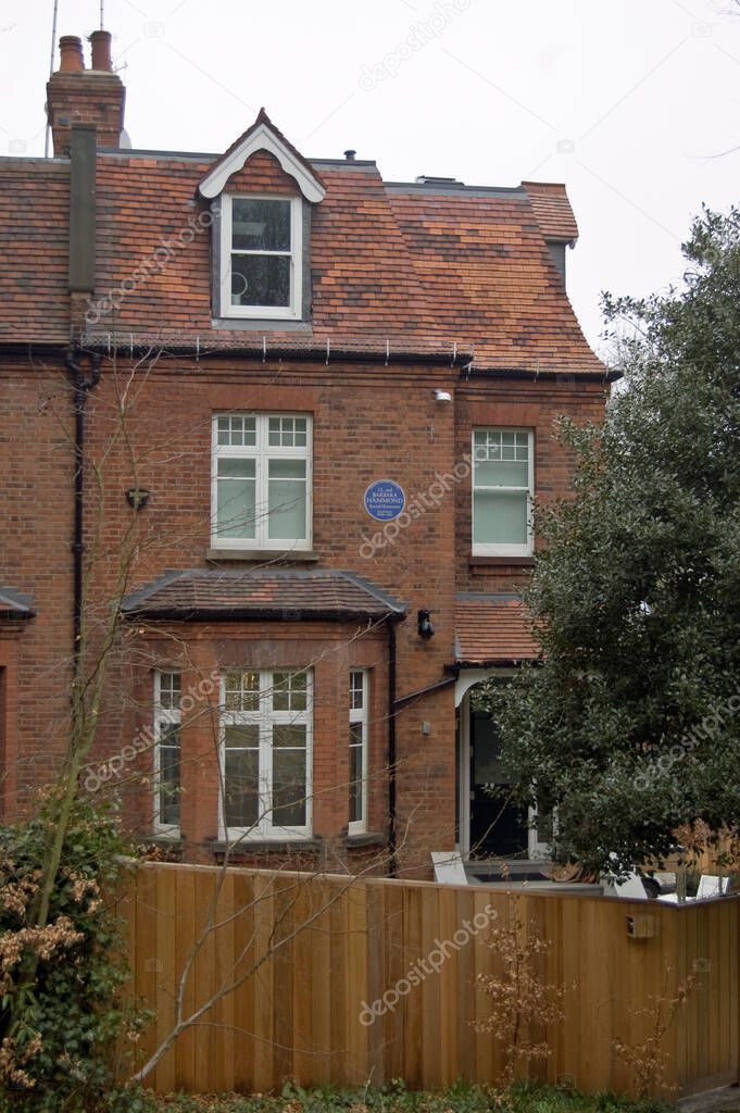 The renowned social historians J.L. and Barbara Hammond lived in this Victorian villa on the edge of Hampstead Heathbetween 1906 - 1913.