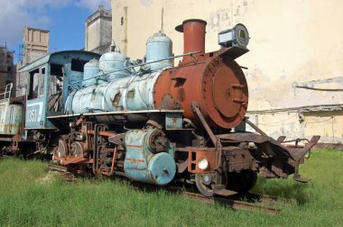 Merkez Havana, Küba 'da paslanmış bir buhar treni motoru..
