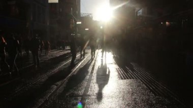 İnsanlar istiklal mağarada güneşli bir günde, Kasım 2016, Türkiye'yi ziyaret