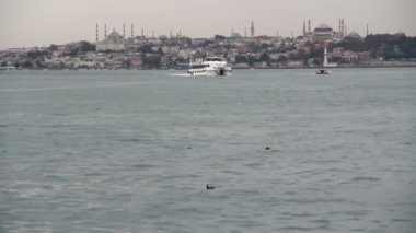 Ayasofya ve Sultanahmet Camii deniz görünümü ile