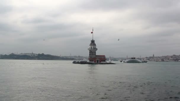 メイデン タワー ビュー、2016 年 11 月、トルコ イスタンブール市シービュー自然 — ストック動画
