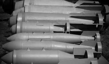 Hava bomba siyah ve beyaz