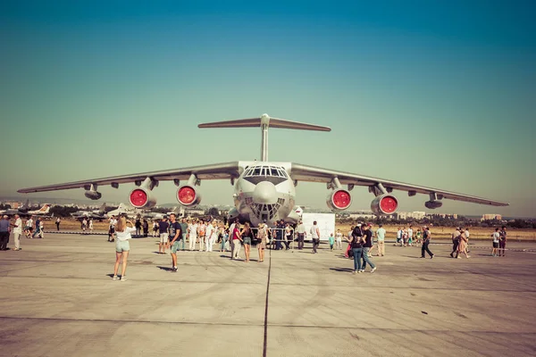 Engels, Rusia - 19 de agosto de 2017: Día de la Flota Aérea. Avión en el parque de aeronaves —  Fotos de Stock