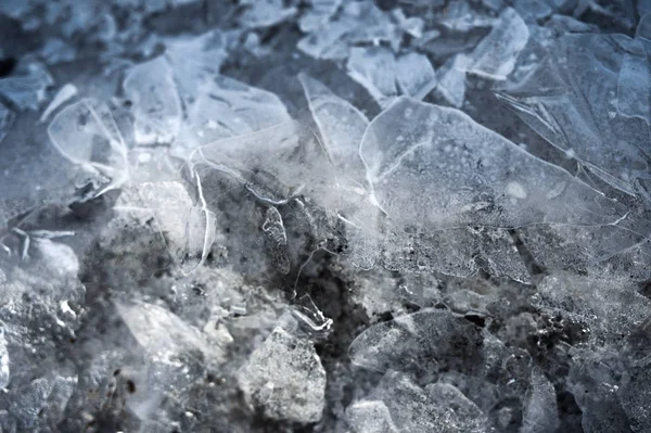 Fondo de primavera - derretir y romper el hielo —  Fotos de Stock