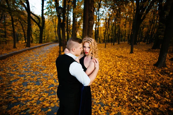 Couple in love. Autumn, outdoor — Stock Photo, Image