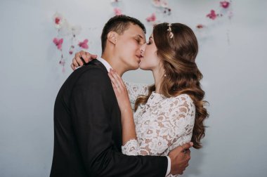 Güzel gelin ve yakışıklı Damat Düğün kayıt sırasında