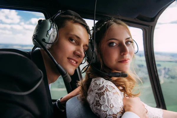 Mutlu güzel yeni evliler Iside helikopter