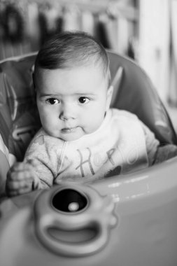 Evde bebeğim. portre siyah ve beyaz kadar yakın