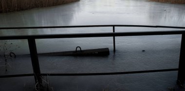 Sping arka plan - nehir, göl, kar, erime, ısınma, environm