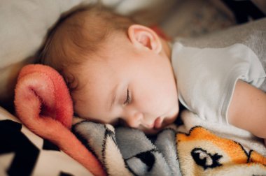 Bir bebek uyku yakın çekim