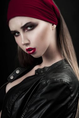 Yüksek moda look.glamor gülümsemek güzellik portresi güzel Ca