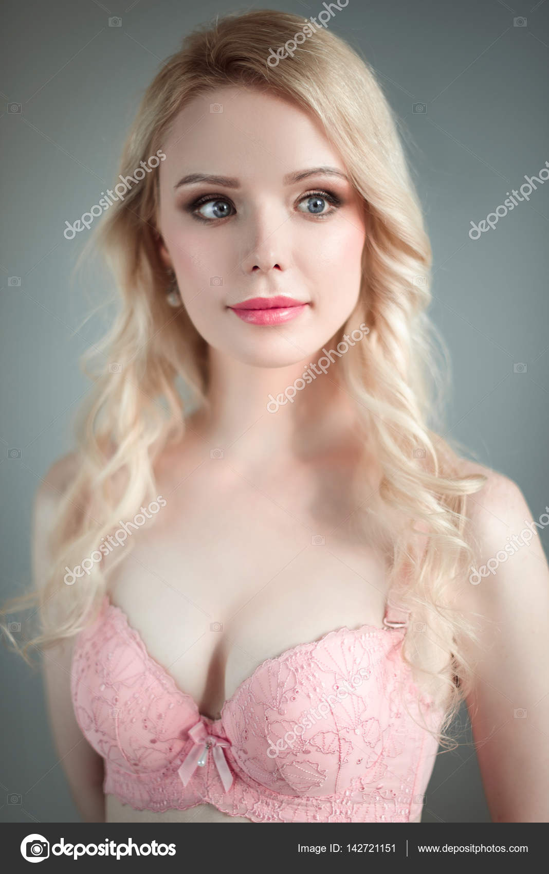 Topic You blond girls wearing sexy bras Are blond girls wearing sexy bras something