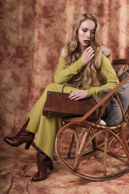 göz alıcı bir ihale kürk yelek güzel genç bir kadın portresi