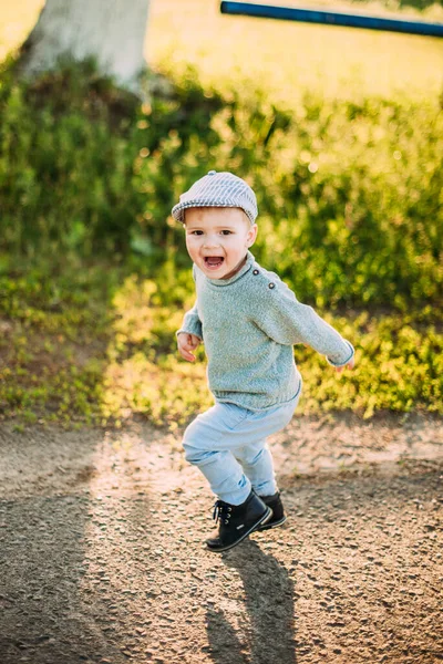 Bebe Garcon Ans Explorant Nature Ete Amusant Image Libre De Droit Par Dashakiseleva91 Gmail Com C Bebe Garcon Ans Explorant Nature Ete Amusant Image Libre De Droit Par Dashakiseleva91 Gmail Com C