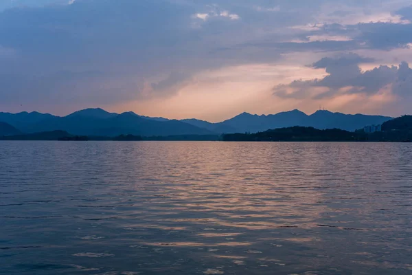 美丽的西湖风景 中国杭州落日的风景 — 图库照片