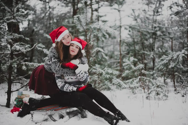 Two Young Teenage Hipster Girl Friends Together Close Fashion Portrait — Stock Photo, Image