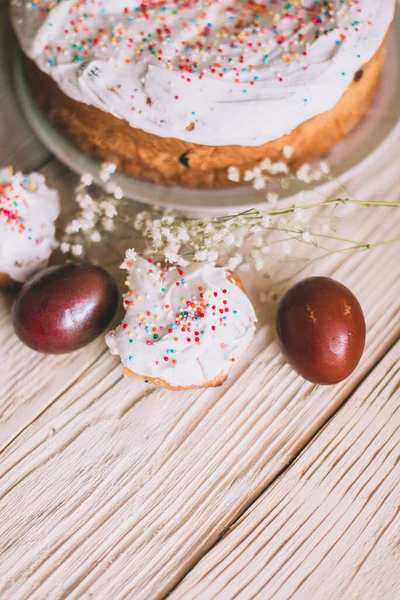 Mesa Pascua Con Pasteles Tradicionales Pascua Huevos Pascua Con Rama — Foto de Stock