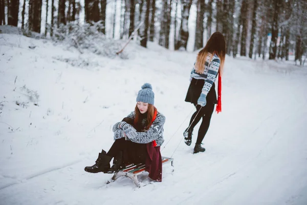 Dois Jovens Amigos Hipster Menina Adolescente Juntos Close Retrato Moda — Fotografia de Stock