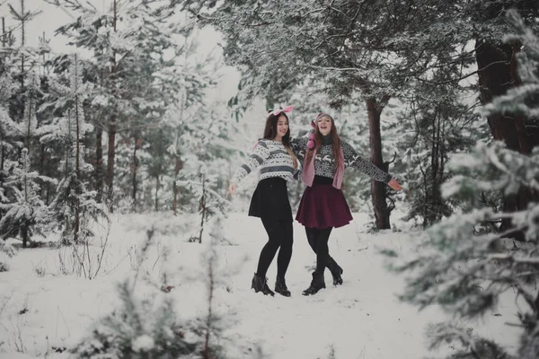 Két Fiatal Tini Hipster Lány Barátok Együtt Close Divat Portré — Stock Fotó