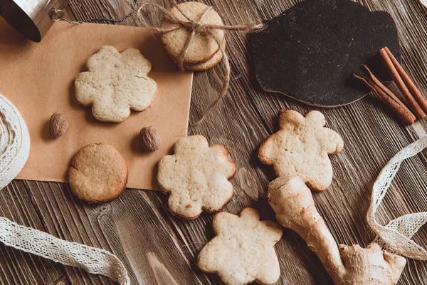 Close Homemade Ginger Cookies Cinnamon Ginger Wooden Table Copy Space — Stock Photo, Image