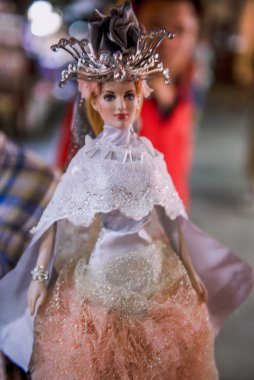 Hangzhou, Çin - 1 Ağustos 2017: Turistler için sokak, geleneksel sokak yemekleri ve hediyelik eşyalar, eski tarihi mimari ve müzeler.