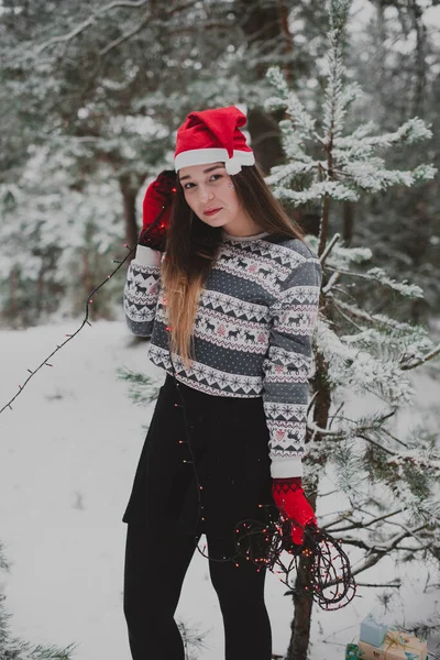 Зимовий Портрет Молодої Красивої Брюнетки Светрі Концепція Снігової Зимової Моди — стокове фото
