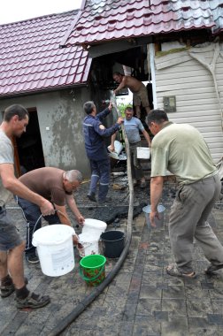 Bir özel kırsal konut buildin içinde bir ateş ortadan kaldırılması