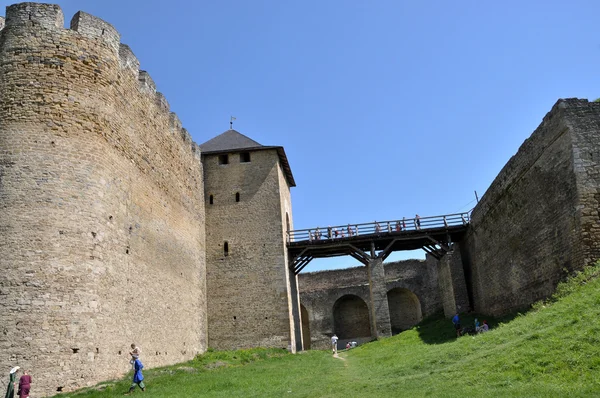 Τείχος και πύργο του οχυρού Khotyn_2 — Φωτογραφία Αρχείου