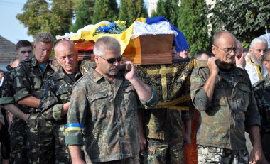 Ukrayna Denis Gromovyy_12 düşmüş savunucuları veda
