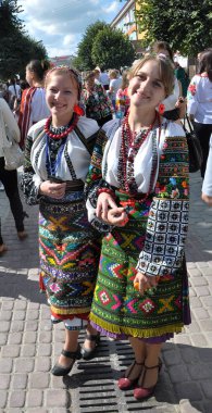 Nakış ve borscht_10 kutluyor