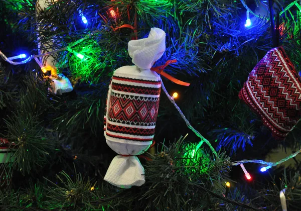 Dekorationen Neujahr und Weihnachtsbaum _ 3 — Stockfoto