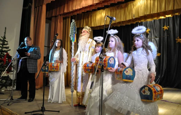 Ukrainian children celebrate St_Nicholas Day_8 — Stock Photo, Image