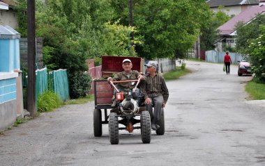 Köy street_2 içinde Mini traktör