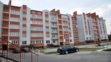 Yeni binalar ve Chortkiv_12 yapımında