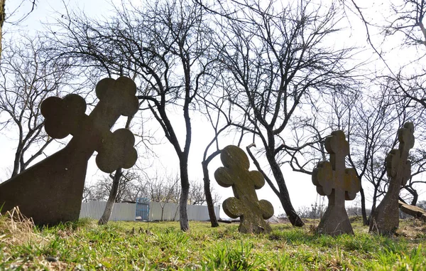 Crosses on a rickety old cemetery_3 — Stock Photo, Image