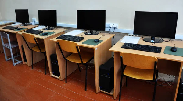 Aula de informática na escola — Fotografia de Stock
