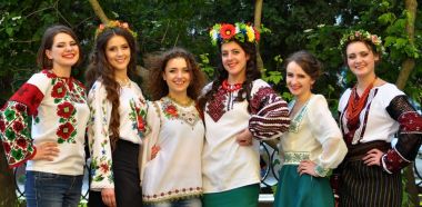Ukrayna nakış kızlarda