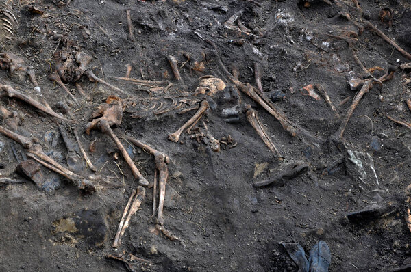 Excavations on the site of the shooting of 52 Ukrainian patriots