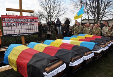 Faşizmin - Ukrayna patriots 52 kurbanlar reburiall 
