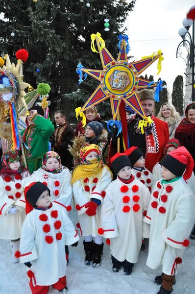 Canti natalizi e stella di Natale — Foto Stock