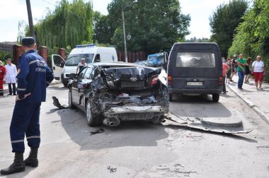 Tank kamyon nakliye için-süt ve araba ile crash