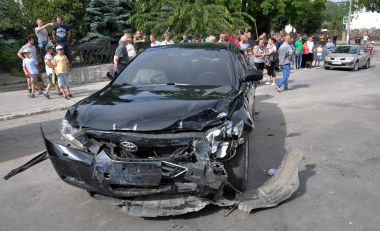 Tank kamyon nakliye için-süt ve araba ile crash
