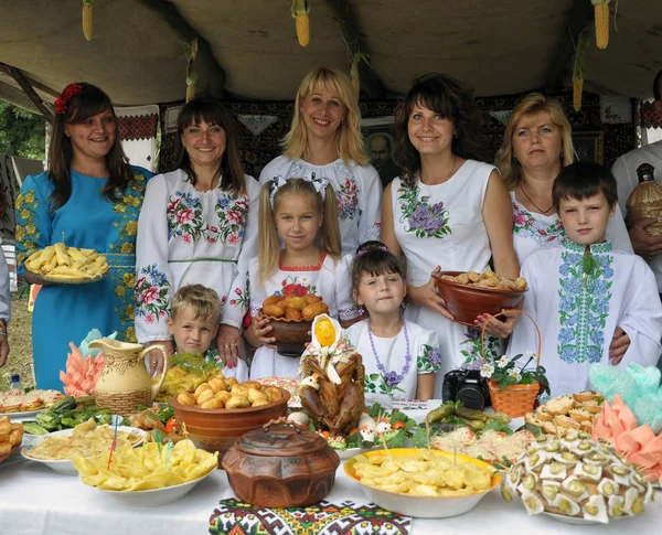 Folklore and ethnographic holiday of the village Probizhna — Stock Photo, Image