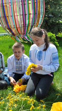 Çocuk folklor grubu Paskalya hür için hazırlanıyor
