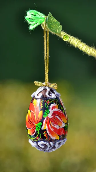 Påskägg på en tråd — Stockfoto