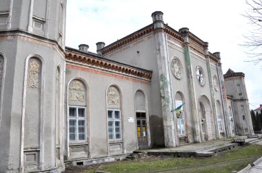 Yeni sinagog Chortkiv içinde bina