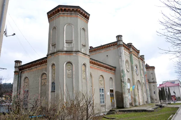 Nuevo edificio de la sinagoga en Chortkiv — Foto de Stock