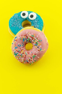 Çok renkli komik çörek