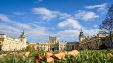 Sonbaharda Varşova 'daki Royal Wilanow Sarayı. 