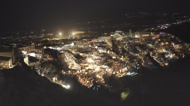Город Фира ночью на острове Санторини — стоковое видео